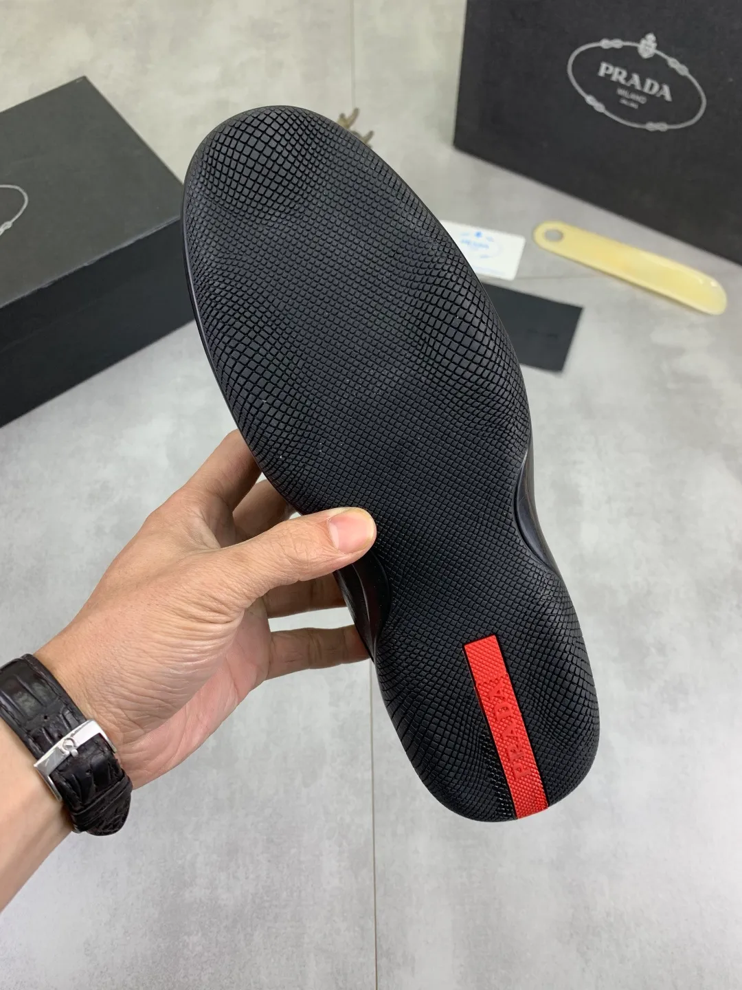 Men's Men's Shoes P400💰[New Style] The latest classic model of high-quality PRADA breathable and comfortable men's shoes is now on the official website, 1:1 copied, synchronized in Hong Kong, and on the same catwalk; all made of calfskin with breathable mesh fabric ➕Imported soft and comfortable sheep Leather lining, 🍡🍡original rubber outsole is non-slip and wear-resistant; comfortable to wear, attractive style, fine workmanship, and simple and neat shoe last, showing a man's courage and toughness, 👍size 38 to 44; 3⃣️colors🉑️ to choose from